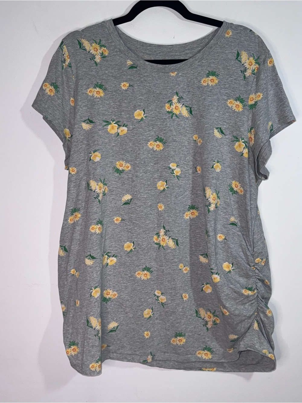 Old Navy Maternity XXL Gray Sunflower Floral Ruched Side Short Sleeve Tee
